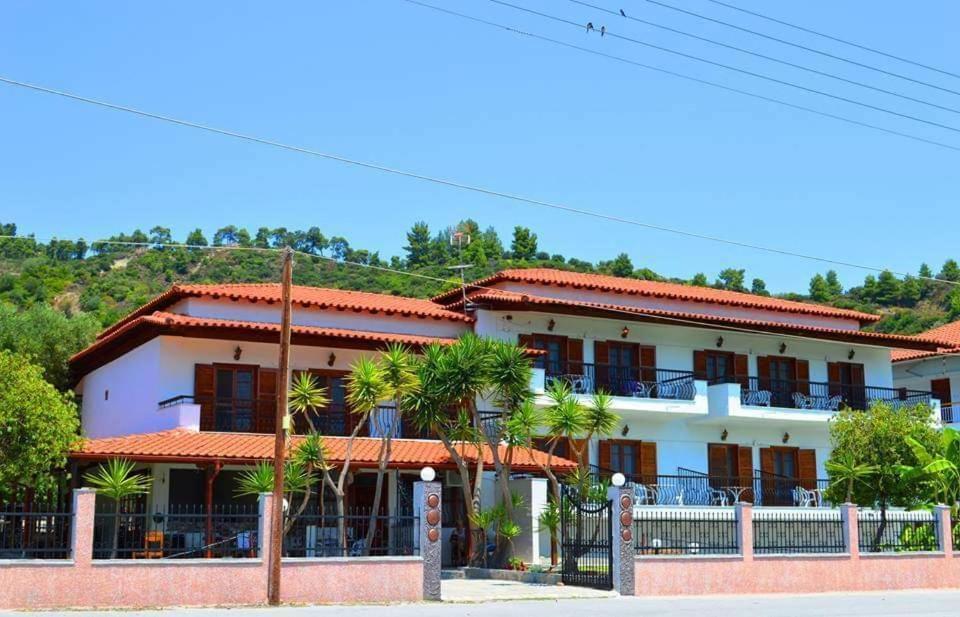 Delfino Hotel Мола-Калива Экстерьер фото