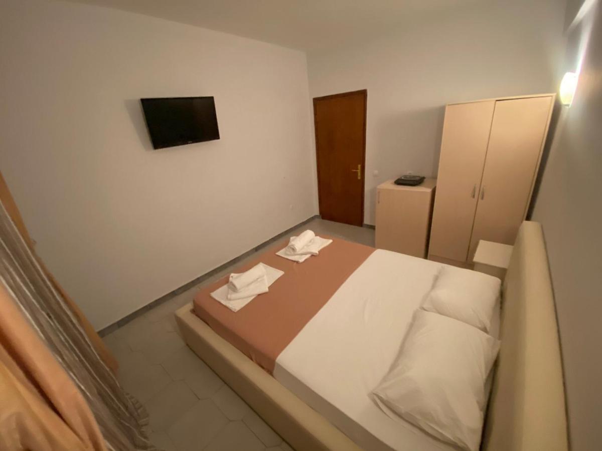 Delfino Hotel Мола-Калива Экстерьер фото
