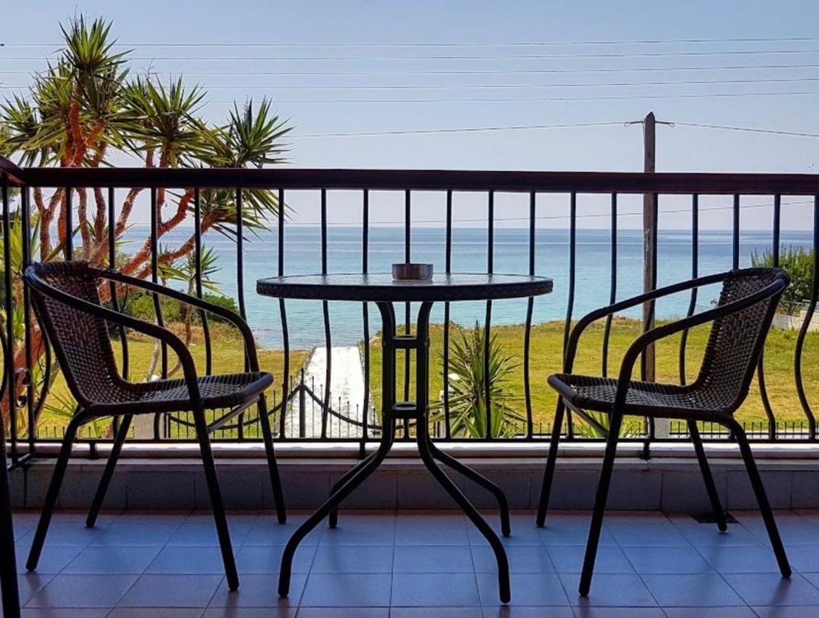 Delfino Hotel Мола-Калива Экстерьер фото